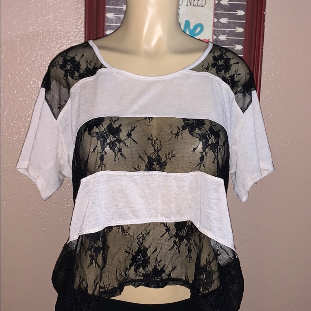 🎀 5x$25 🎀 Brandy Melville Sheer & Lace Top